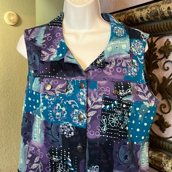 EUC Christopher& Banks vest- patchwork floral button up with pockets Sz M - Picture 2 of 10
